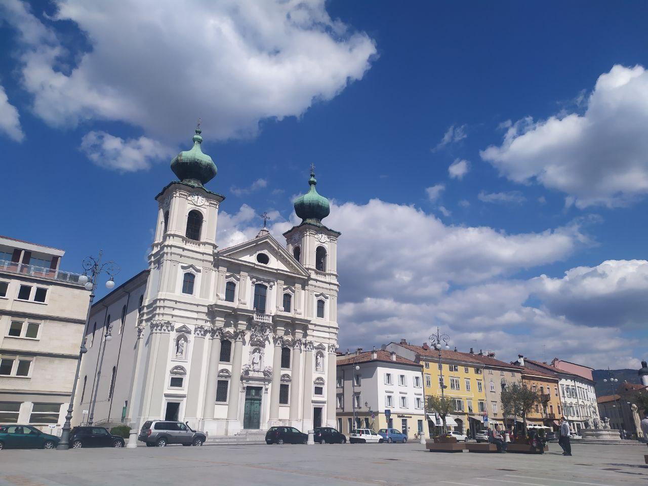 Immagine per Meteo tra sole e rischio pioggia, rebus ombrello prima del beltempo in Fvg